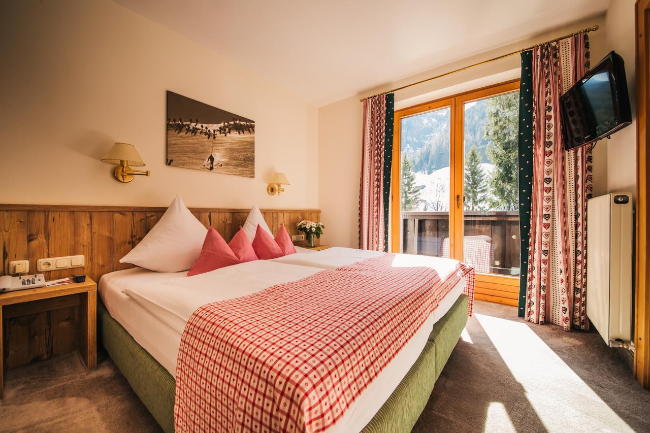 Hotel Dr Otto Murr B&B Sankt Anton am Arlberg Exterior photo